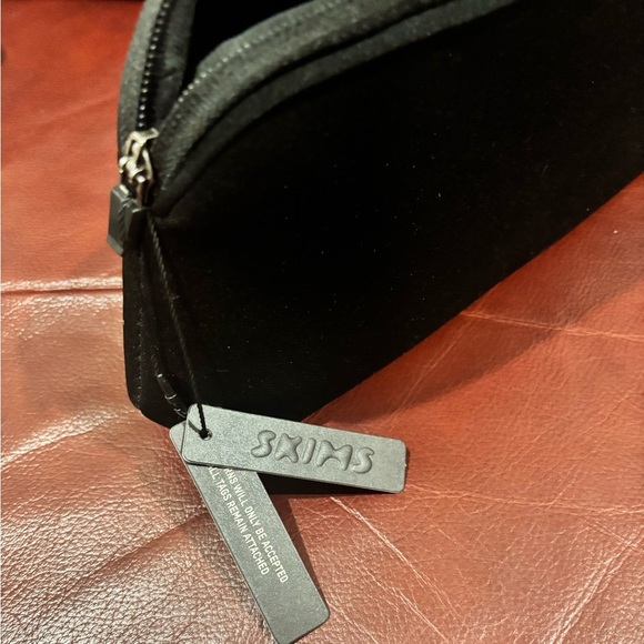 SKIMS BLACK NEOPRENE MAKEUP POUCH NEW WITH TAGS - Picture 3 of 5